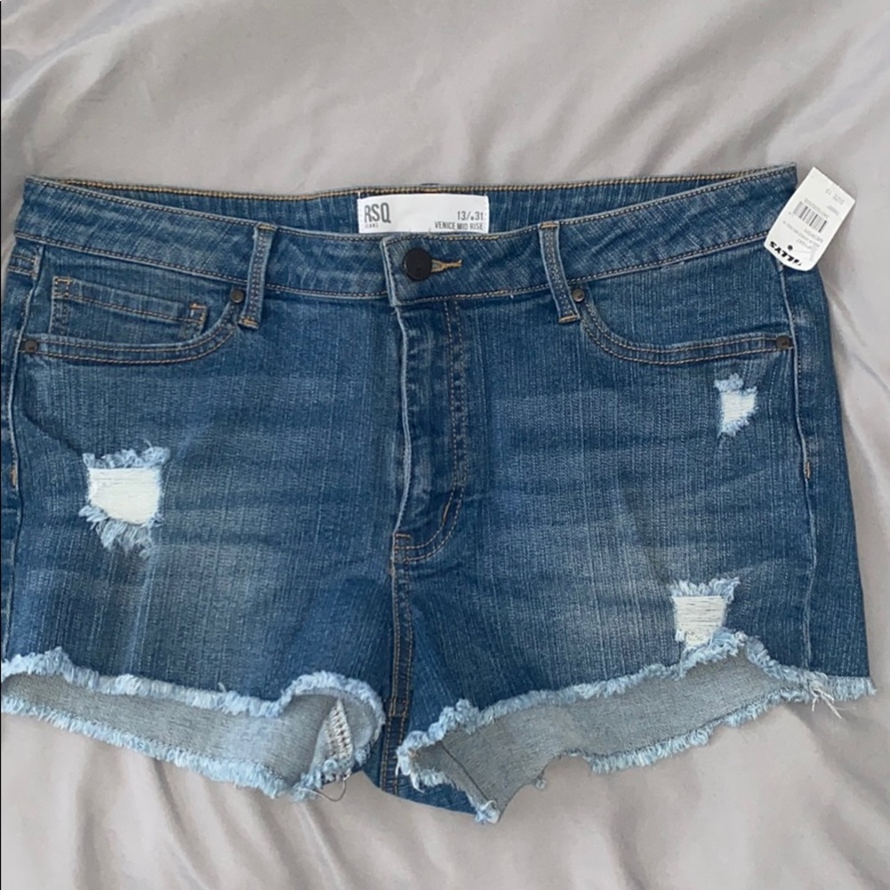 Never worn, RSQ Venice Mid Rise Shorts. Size 13